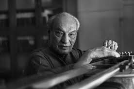 Prominent lawyer Raza Kazim passes away at 96