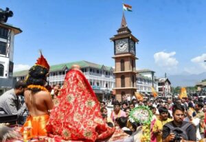 In-a-historic-moment-for-Kashmir-Durga-Puja-returned-to-Srinagars-iconic-Lal-Chowk-on-October