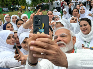v5a2gbg4_pm-modi_640x480_21_June_24